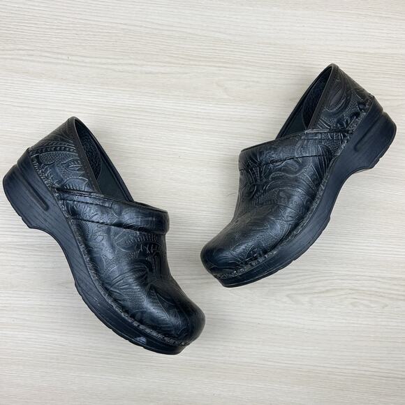 Dansko Professional Black Embossed Work‎ Clogs (37) - Picture 1 of 11